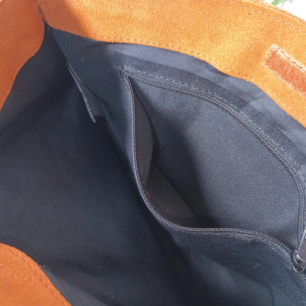 GAP Orange Hobo Bag with Elegant Design - Picture 3 of 4